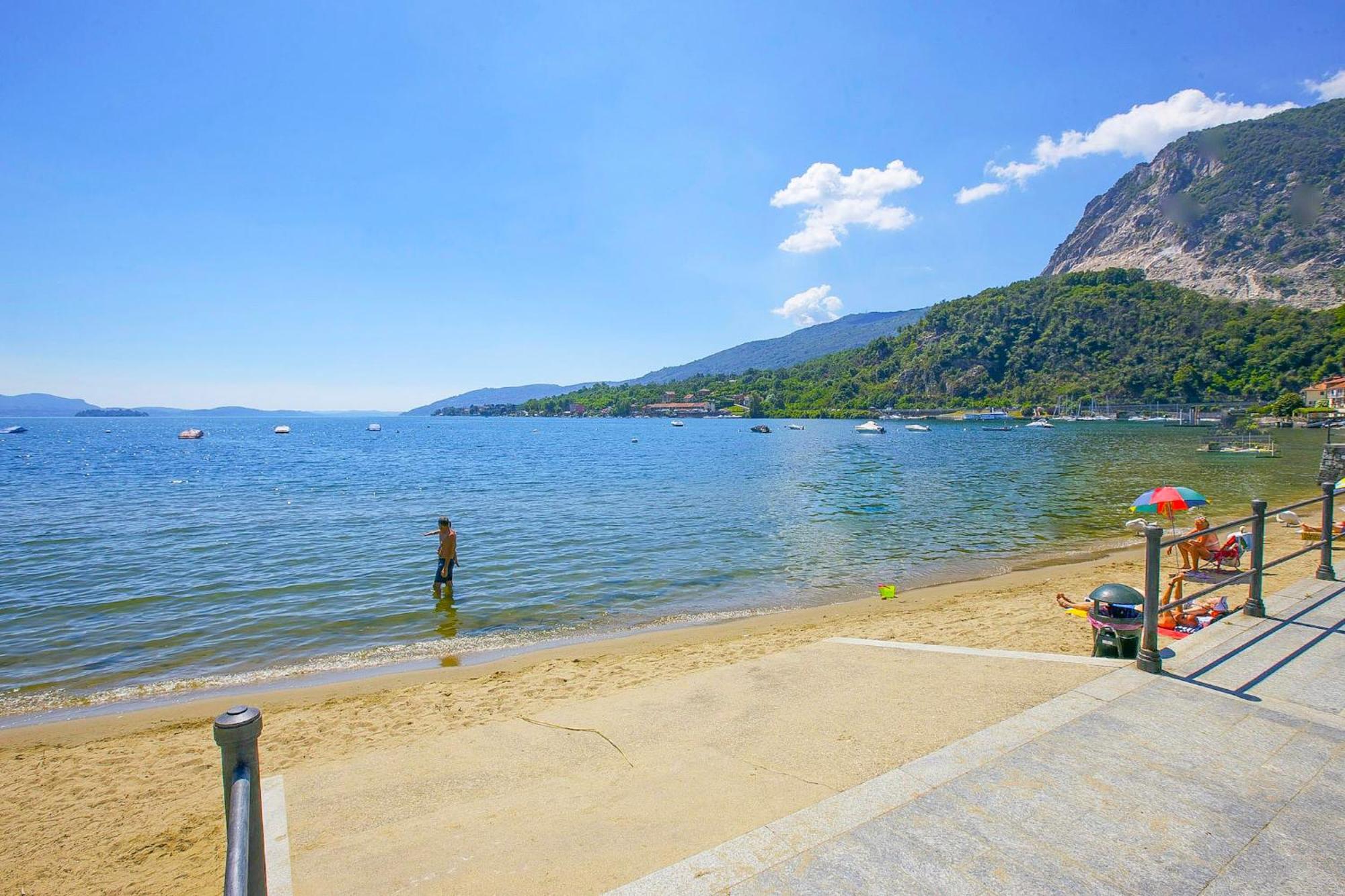 Apartamento Residenza La Vela Baveno Habitación foto